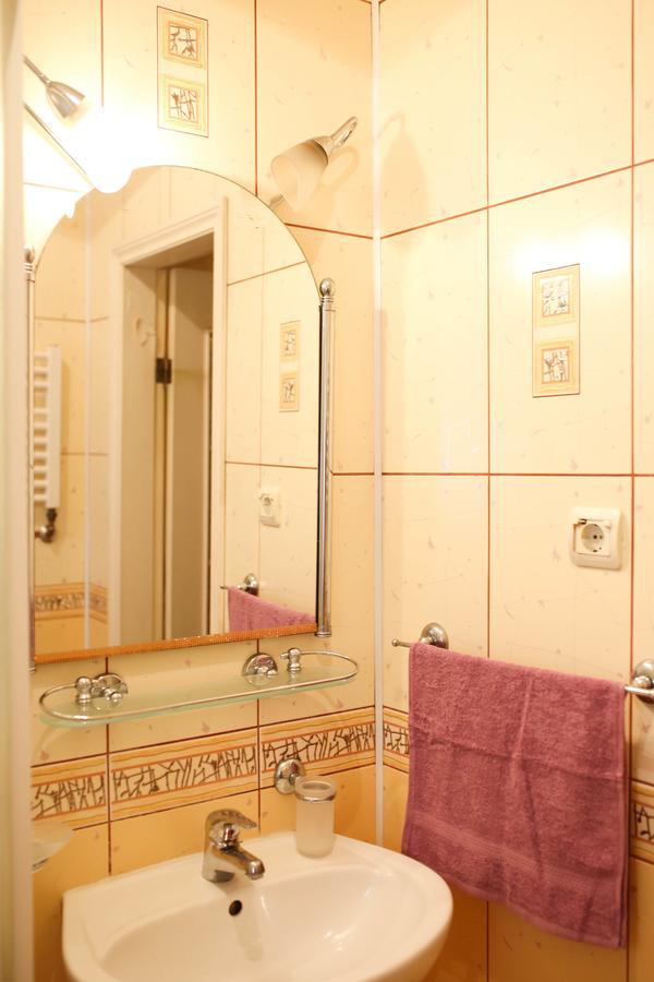 Apartment Near St. Elizabeth Church Leopoli Esterno foto